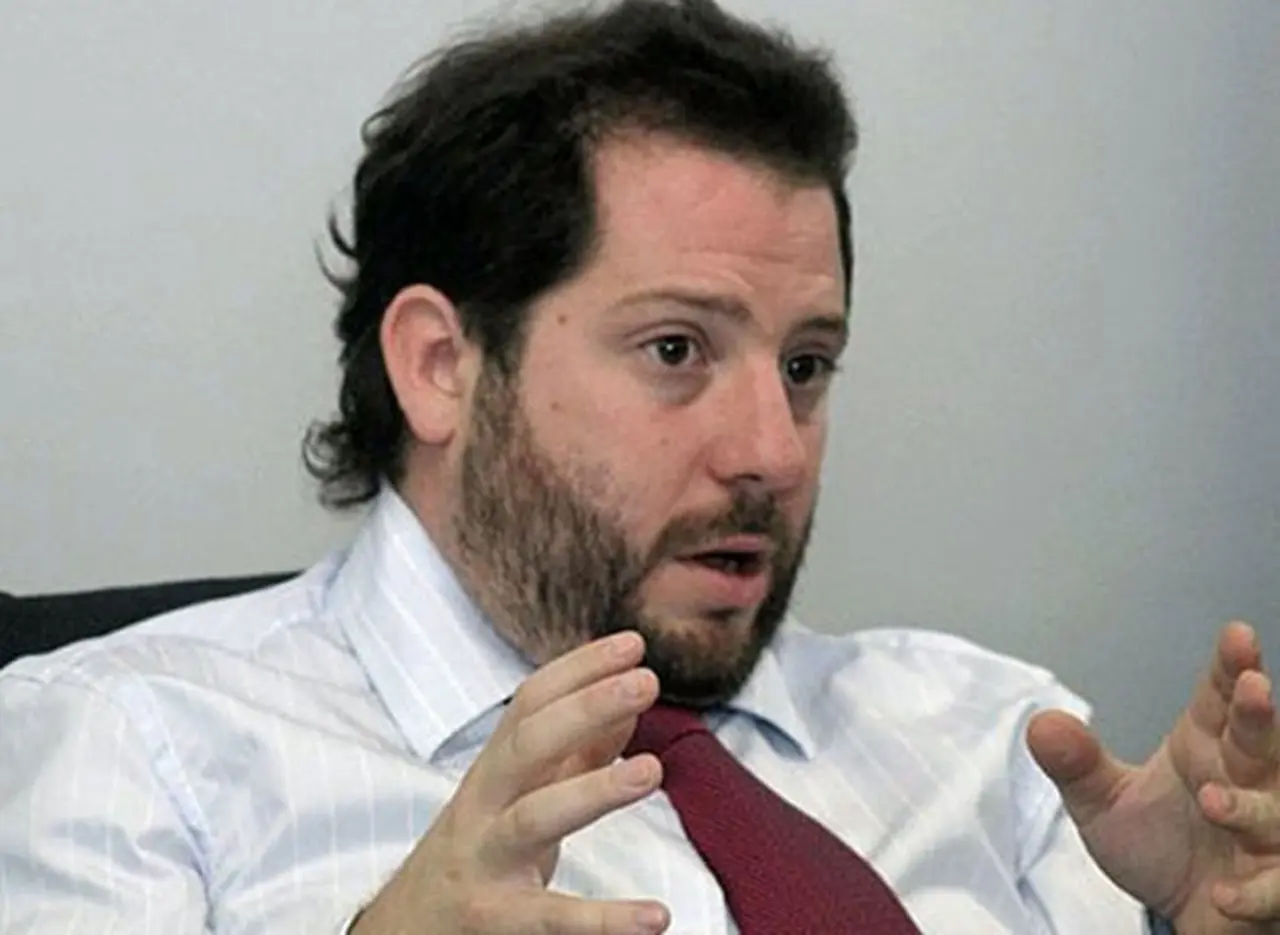 Ottavis lanzó un sitio web para responder denuncias de su exesposa