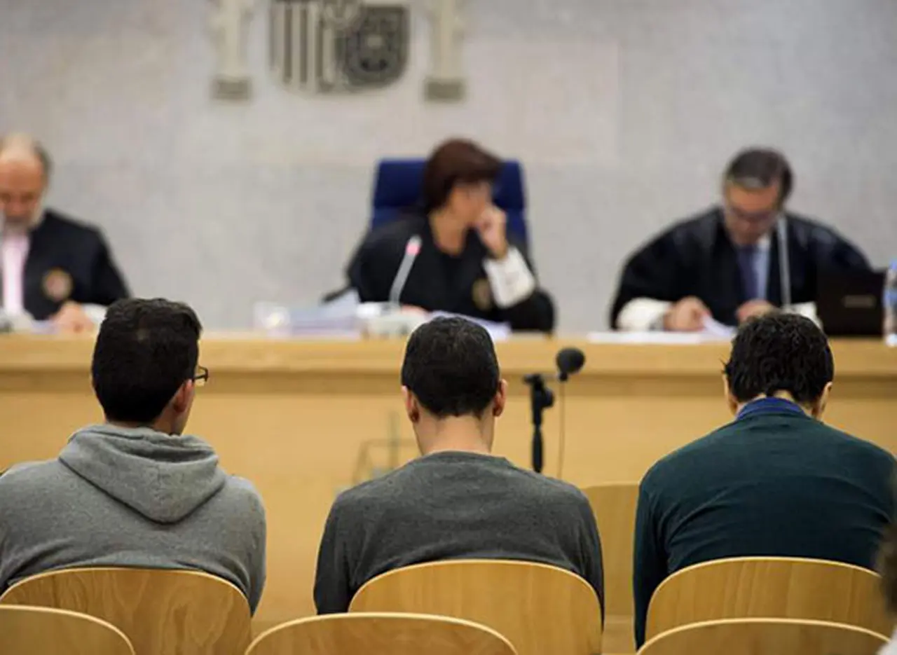 España: condena a 6 años de cárcel por publicar en Internet notas de diarios y revistas sin autorización