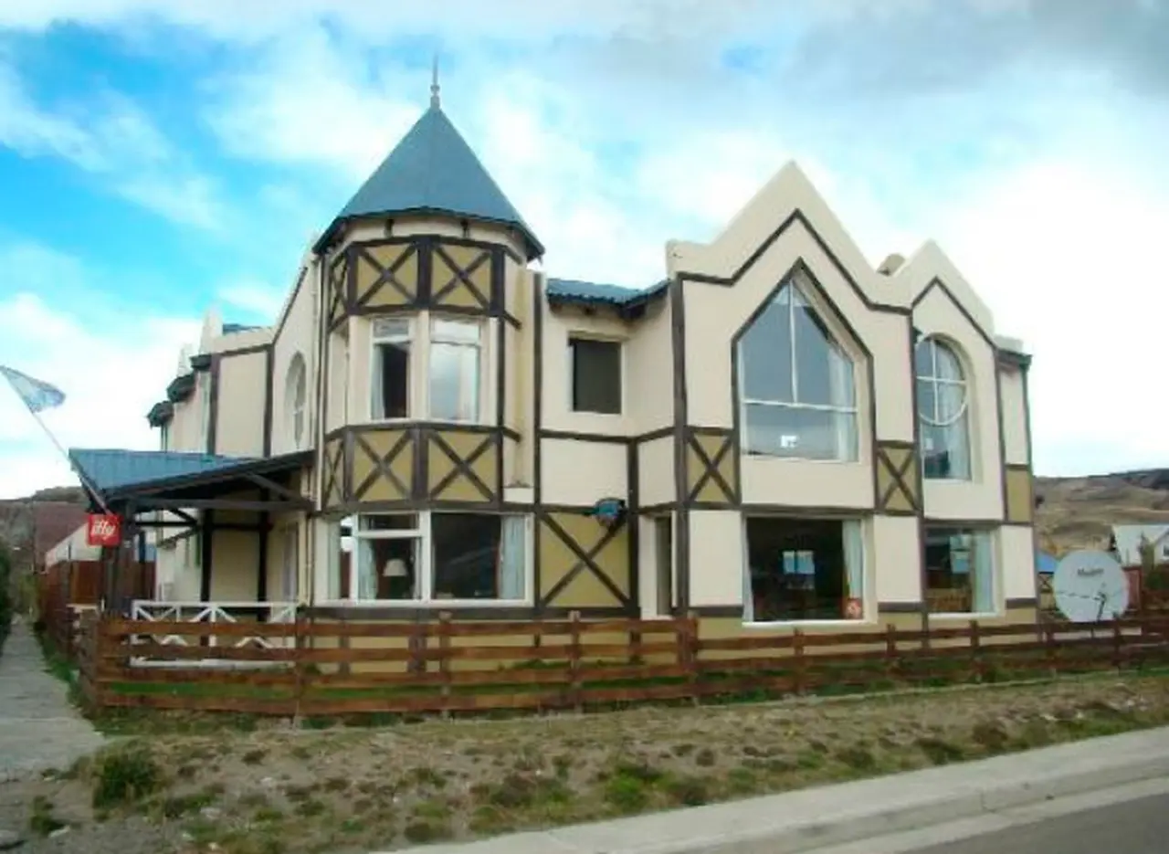 Cristina demolerá su hotel de El Chaltén para ampliarlo
