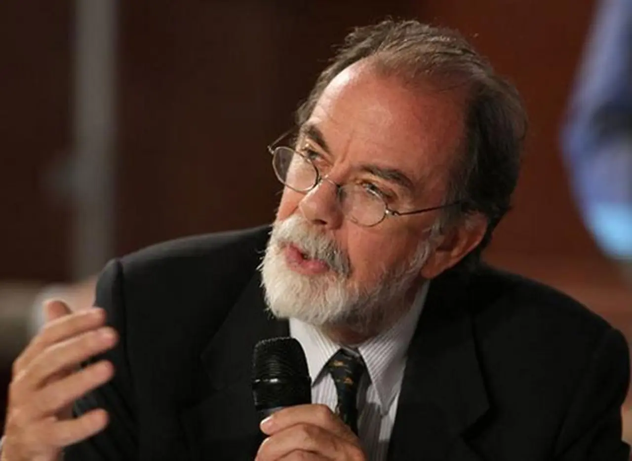 González Fraga atribuyó la suba del blue a "la llegada de Carlos Zannini" a la fórmula de Daniel Scioli