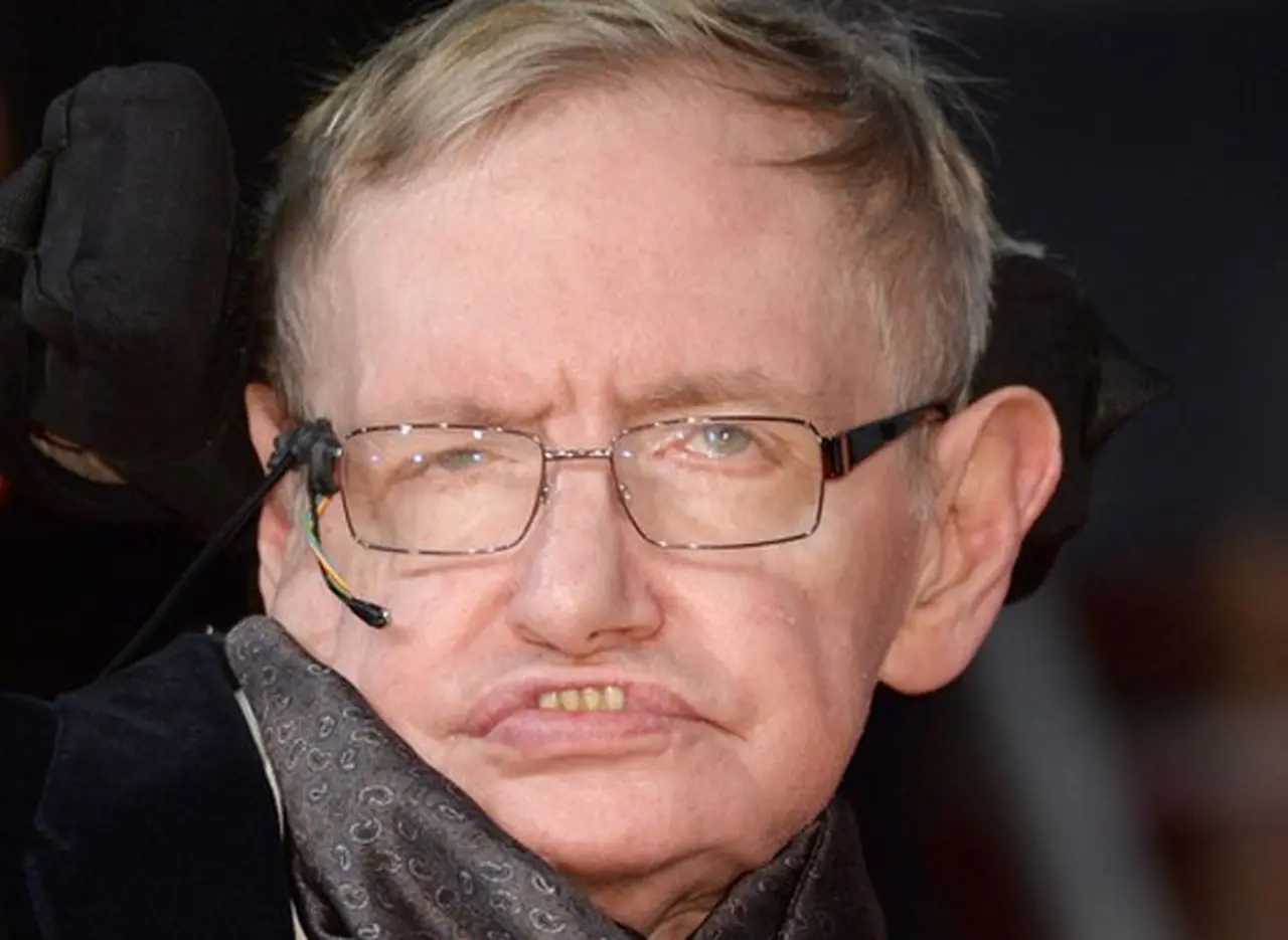 Stephen Hawking: "La humanidad no sobrevivirá si no huye al espacio"