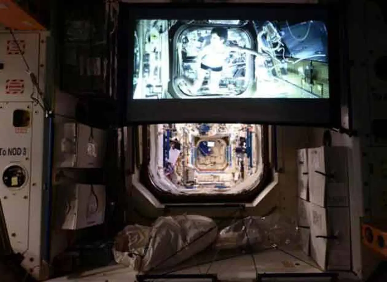 Astronautas ven "Gravity" en pantalla grande en la Estación Espacial Internacional