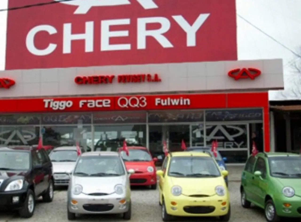 Franco Macri cierra Chery en forma definitiva y despide a 350 trabajadores