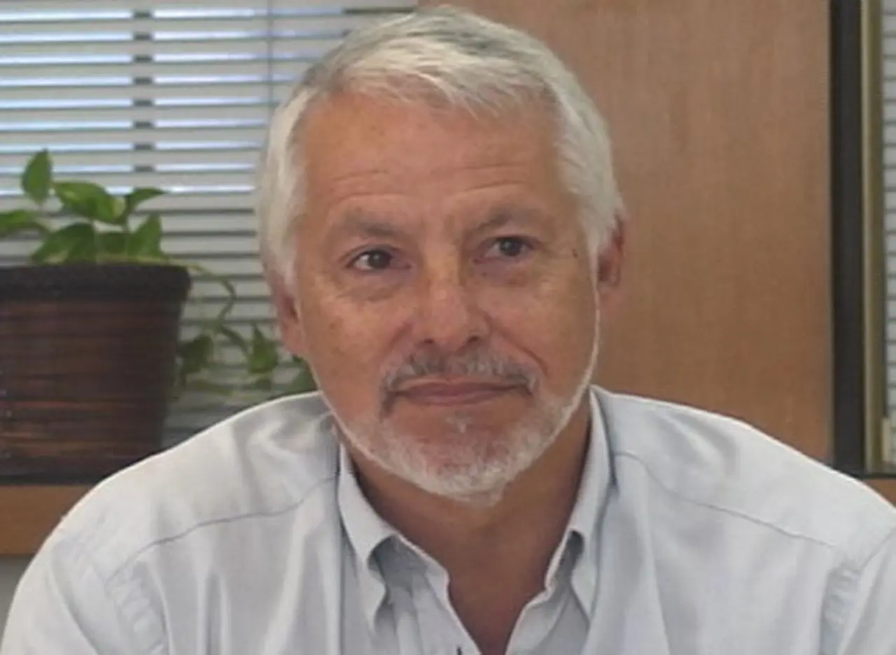 Reconocido economista propone dejar flotar al dólar, tras la quita de retenciones y el apoyo de EE.UU.