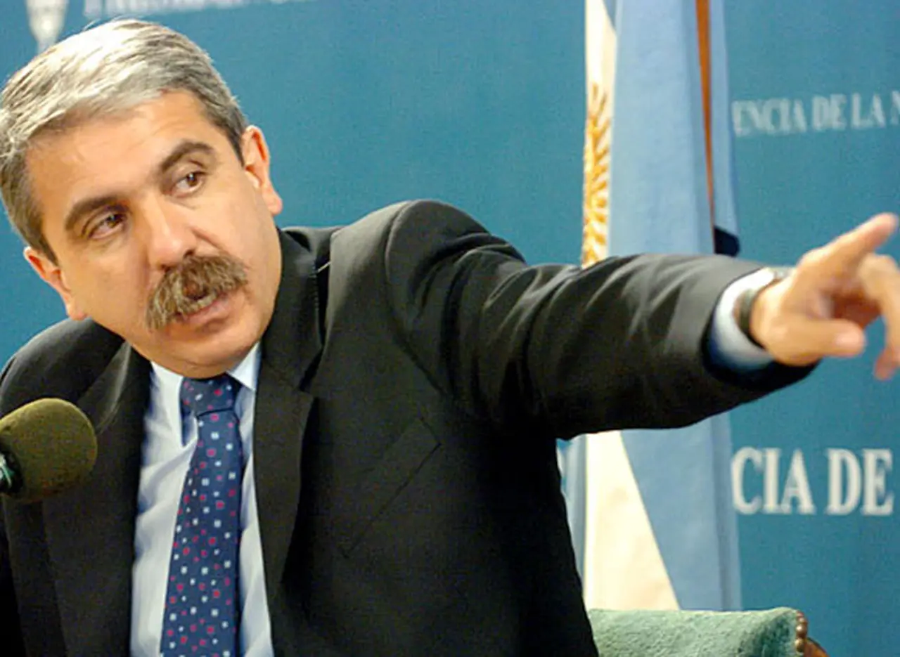 Aní­bal Fernández cuestionó el "travestismo polí­tico" de Macri