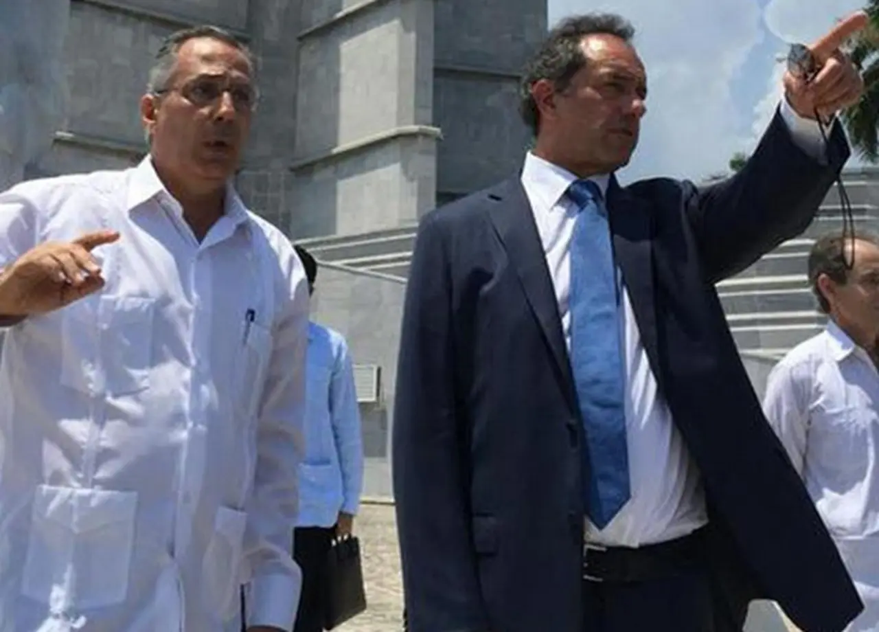 Scioli almorzó en Cuba con Raúl Castro y se reunió con dirigentes del PC