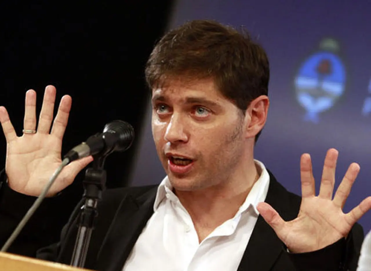 Kicillof contra Donda: "Si quiere salir en los diarios, que se ponga plumas, se vista de algo, grite"