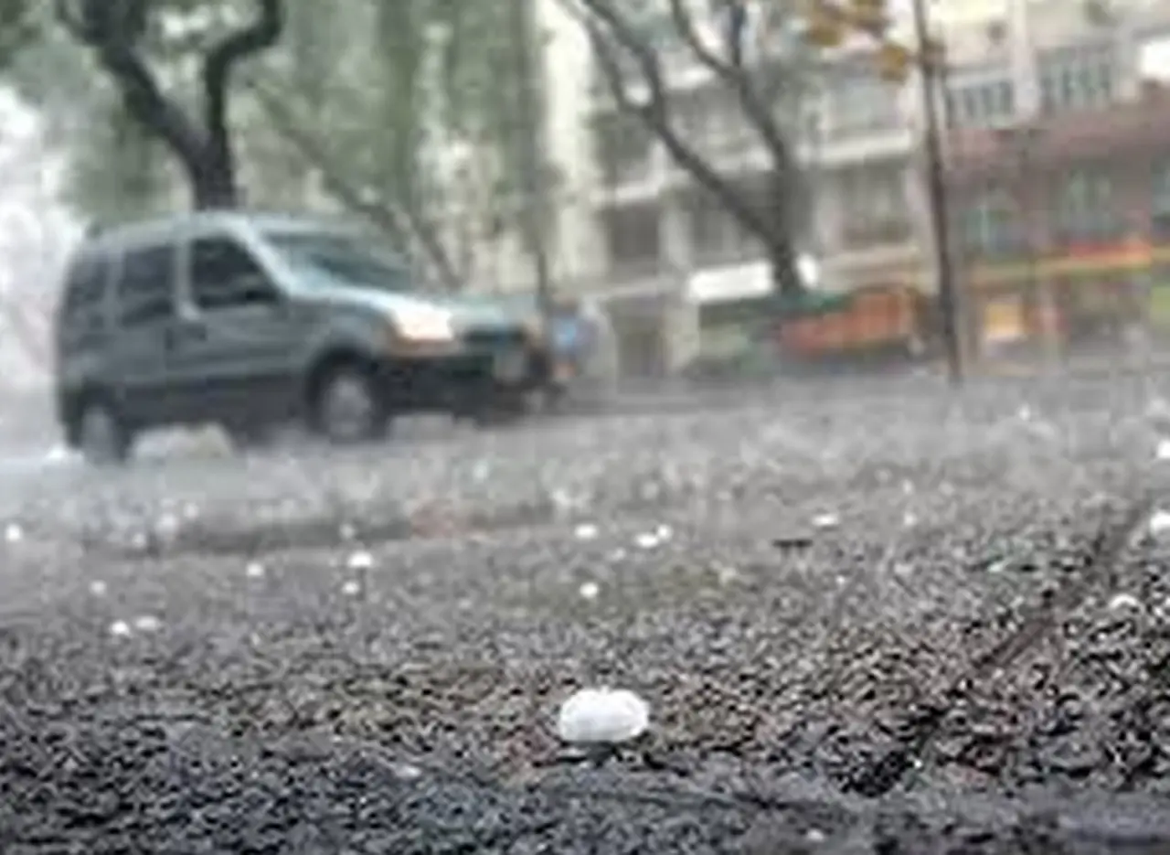 Tormenta y granizo en Buenos Aires: ¿qué daños cubren los seguros para autos?