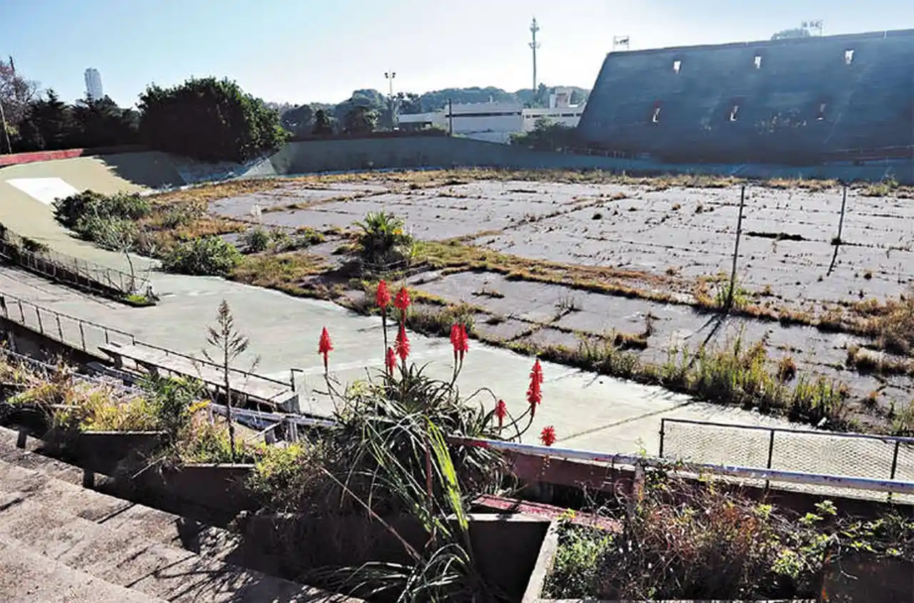 Tras más de 20 años de abandono, empezaron a demoler el Velódromo