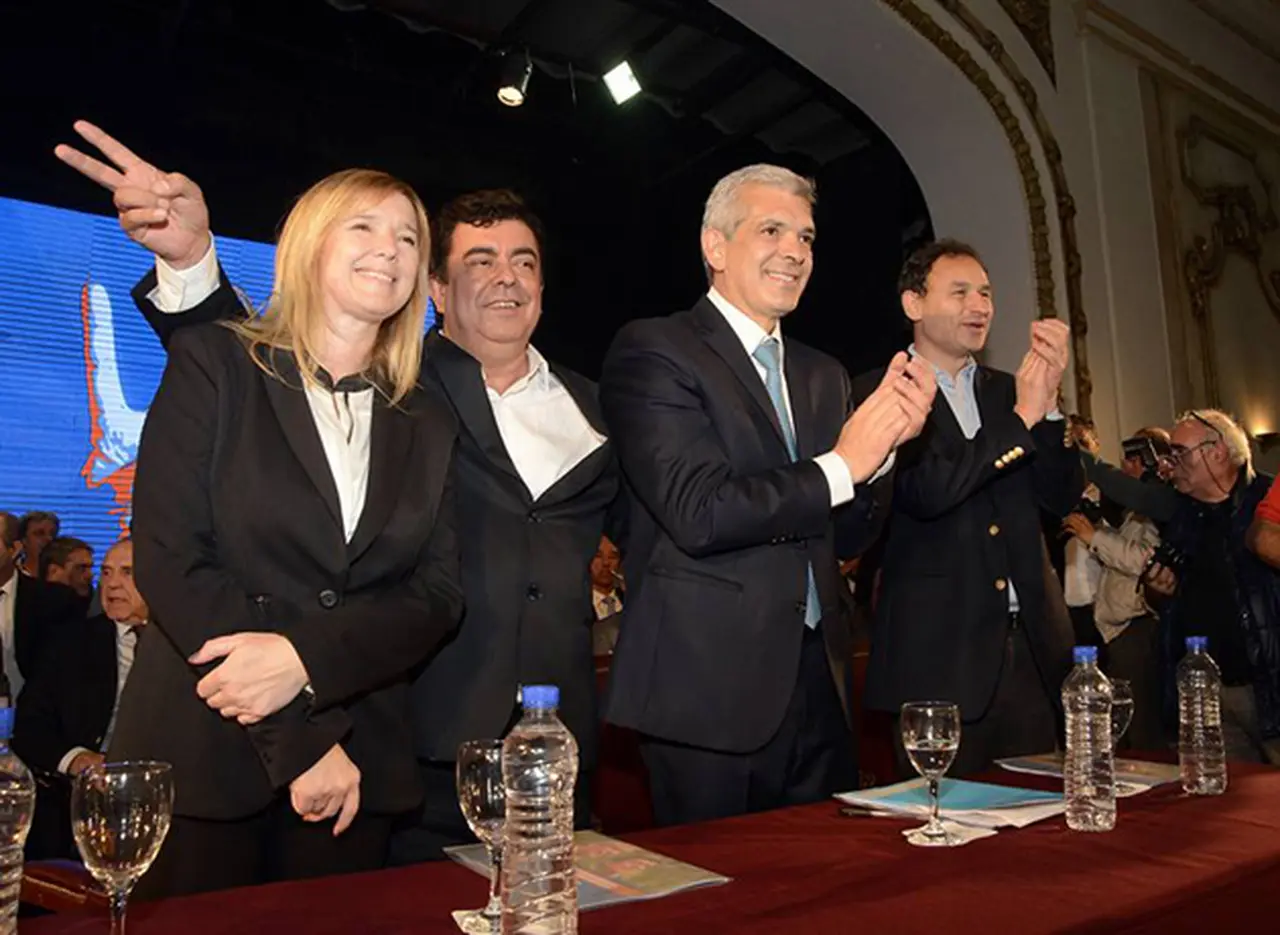 Sin Scioli, Julián Domí­nguez cerró su campaña bonaerense