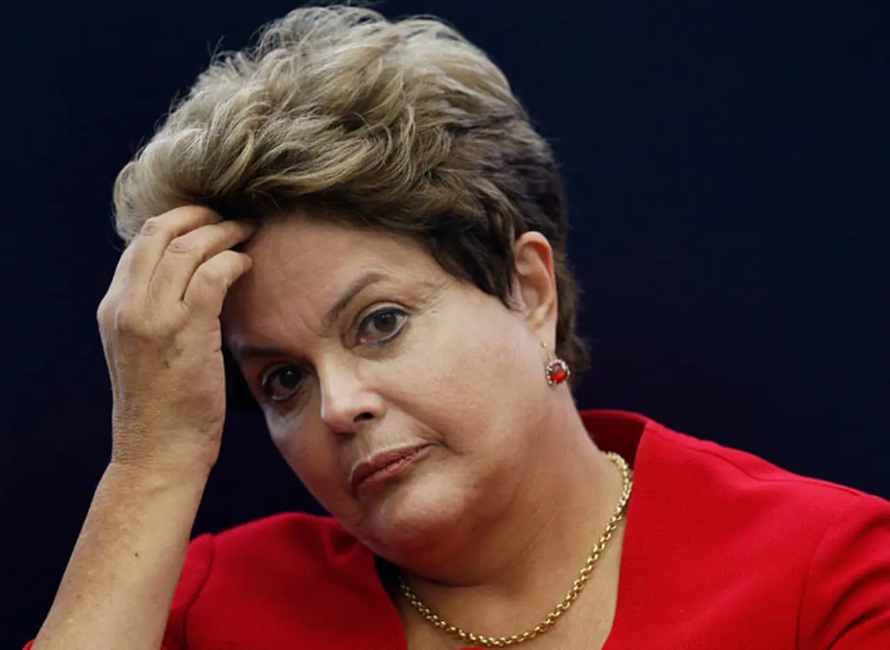 Sigue el volcán polí­tico en Brasil: allanan la casa del principal rival de Rousseff