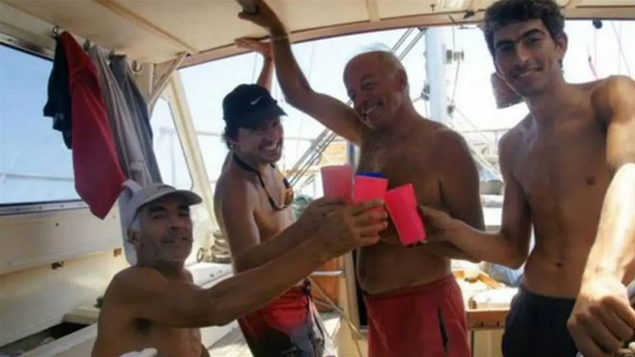 Buscan a tres argentinos que navegaban en un velero por el Triángulo de las Bermudas