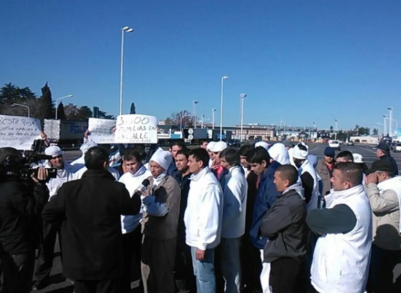 Trabajadores de Cresta Roja levantaron el corte en Riccheri para negociar con el Gobierno