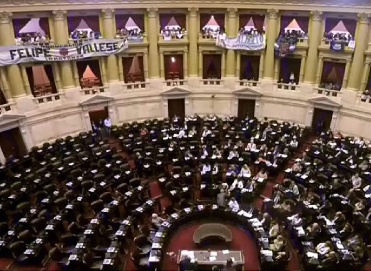 Finalmente, el kirchnerismo consiguió quórum y Diputados aprobó un paquete de 90 proyectos