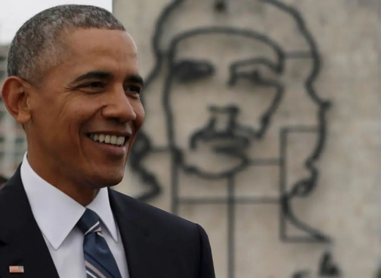 En encuentro histórico, Obama y Raúl Castro celebraron "un nuevo dí­a" pero costó disimular la tensión