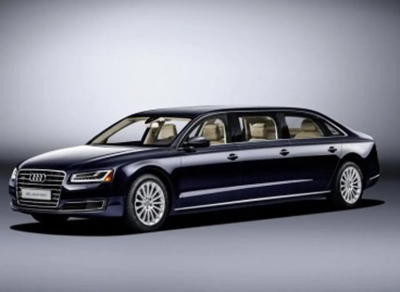 El A8 limusina XXL con seis puertas, un nuevo modelo de Audi construido a pedido