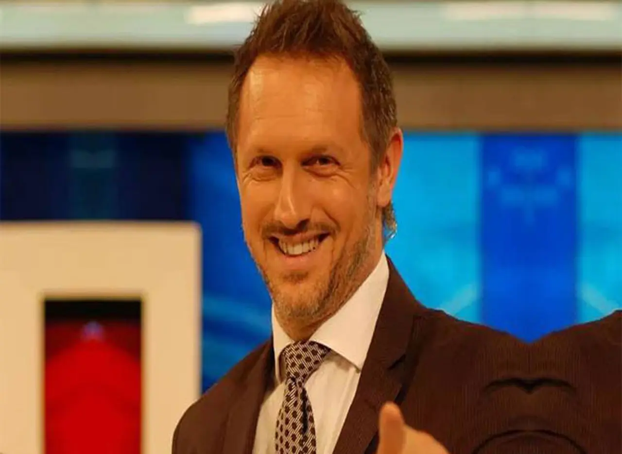 Al grito de "vos sos re PRO", bajaron del taxi a un periodista de América