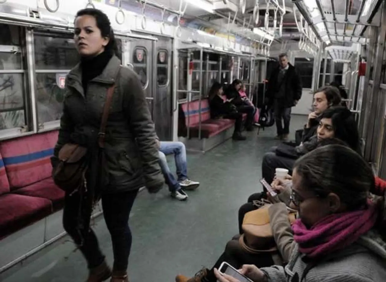 Rechazan la propuesta de vagones exclusivos para mujeres en el subte