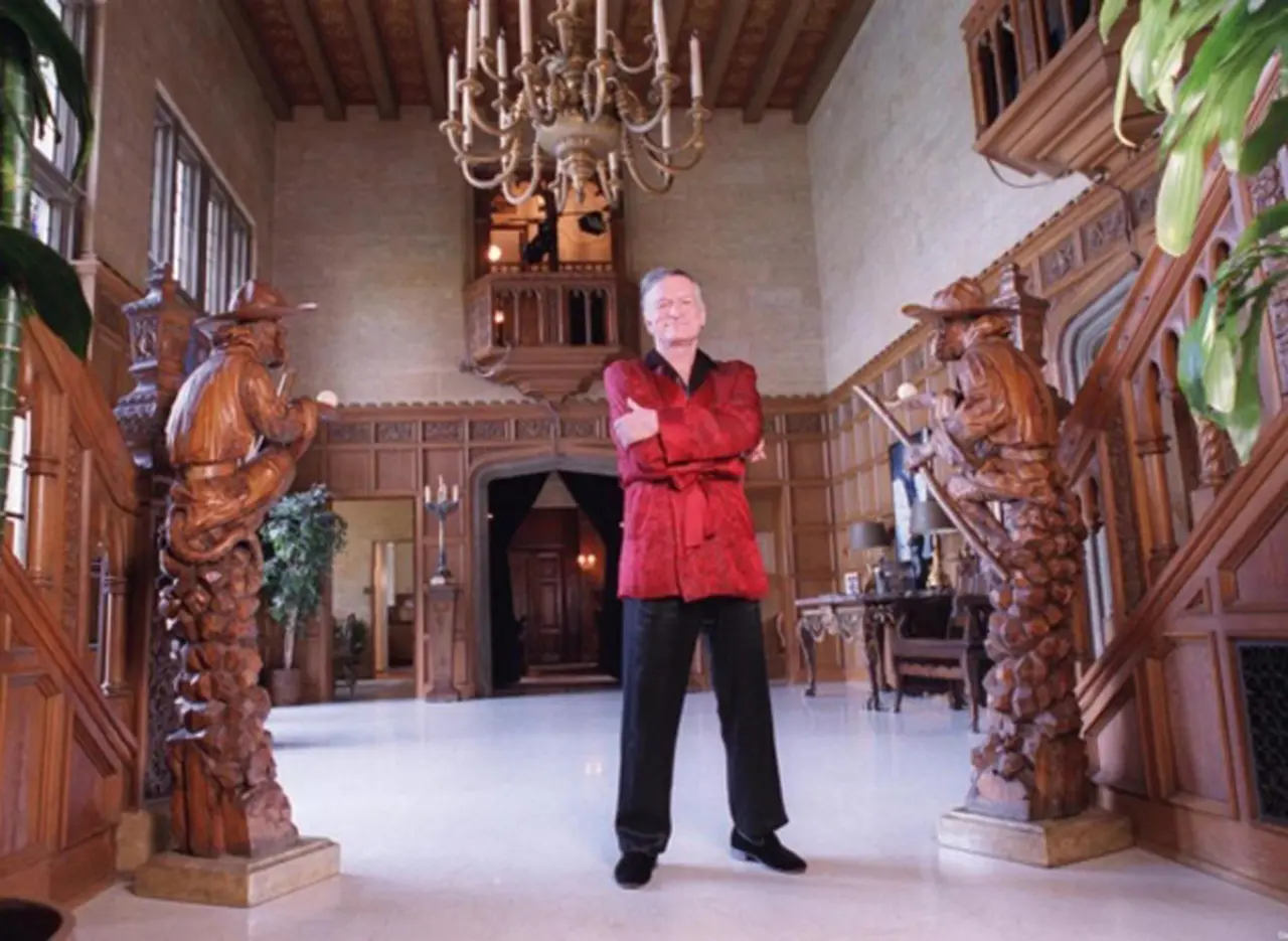 Hugh Hefner vendió la mansión de Playboy a mitad de precio
