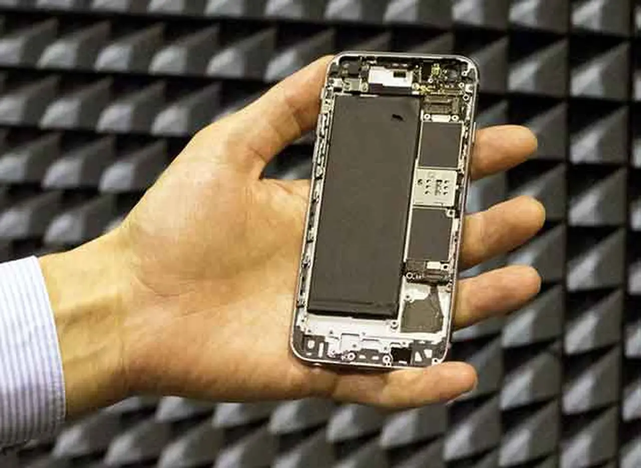 Crean una antena que revolucionará a celulares