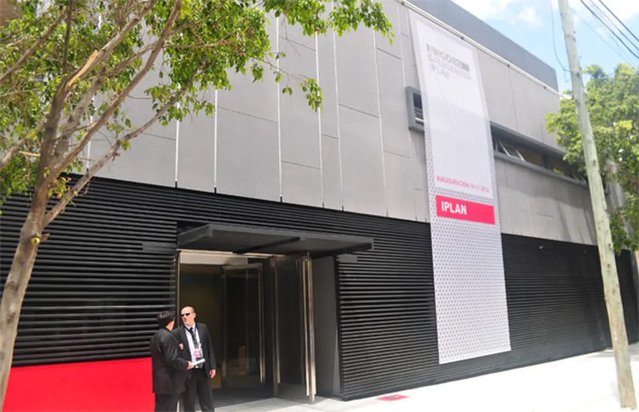 iPlan anunció a Macri inversión de $1.000 millones y se mete en el negocio residencial con fibra óptica