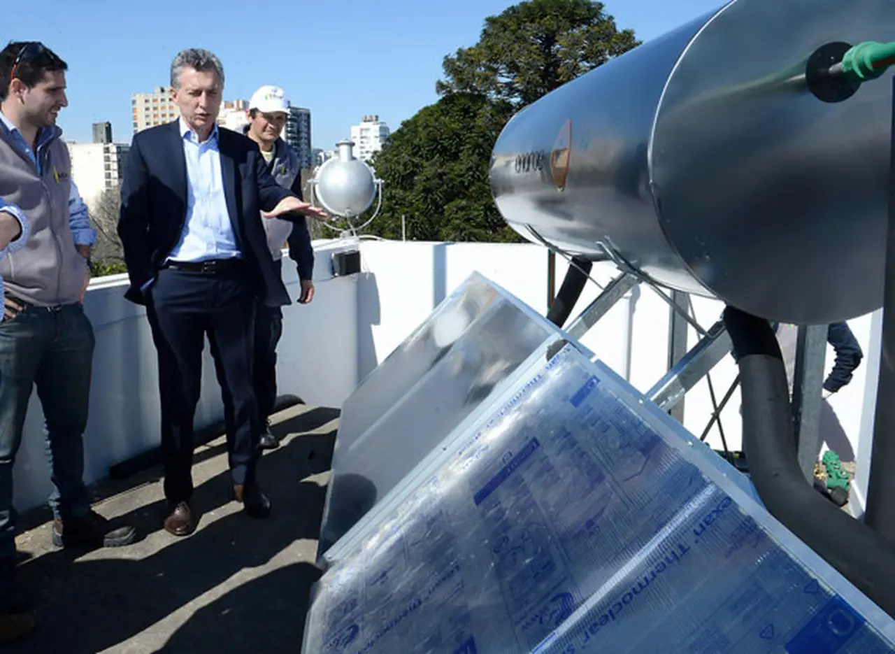 Macri lo usa: suben compras de calefones solares y crece el uso de las energí­as limpias