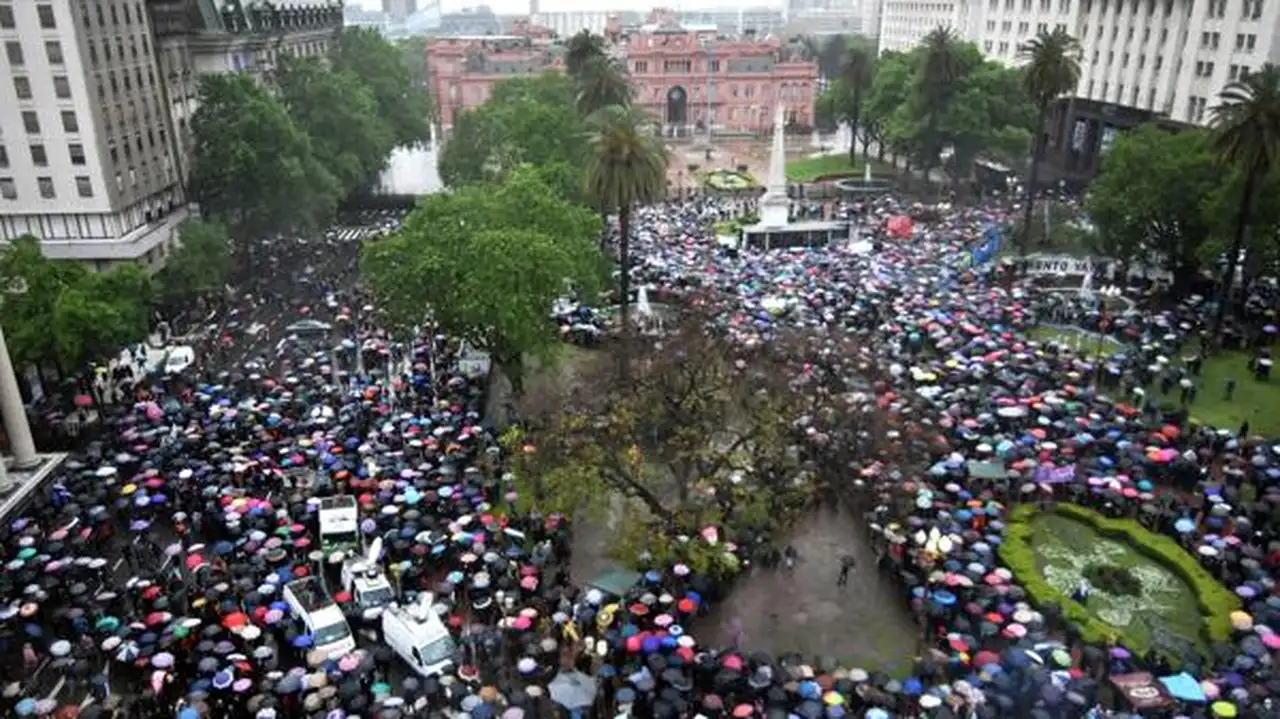 Miércoles Negro: imponente movilización en todo el paí­s contra la violencia de género