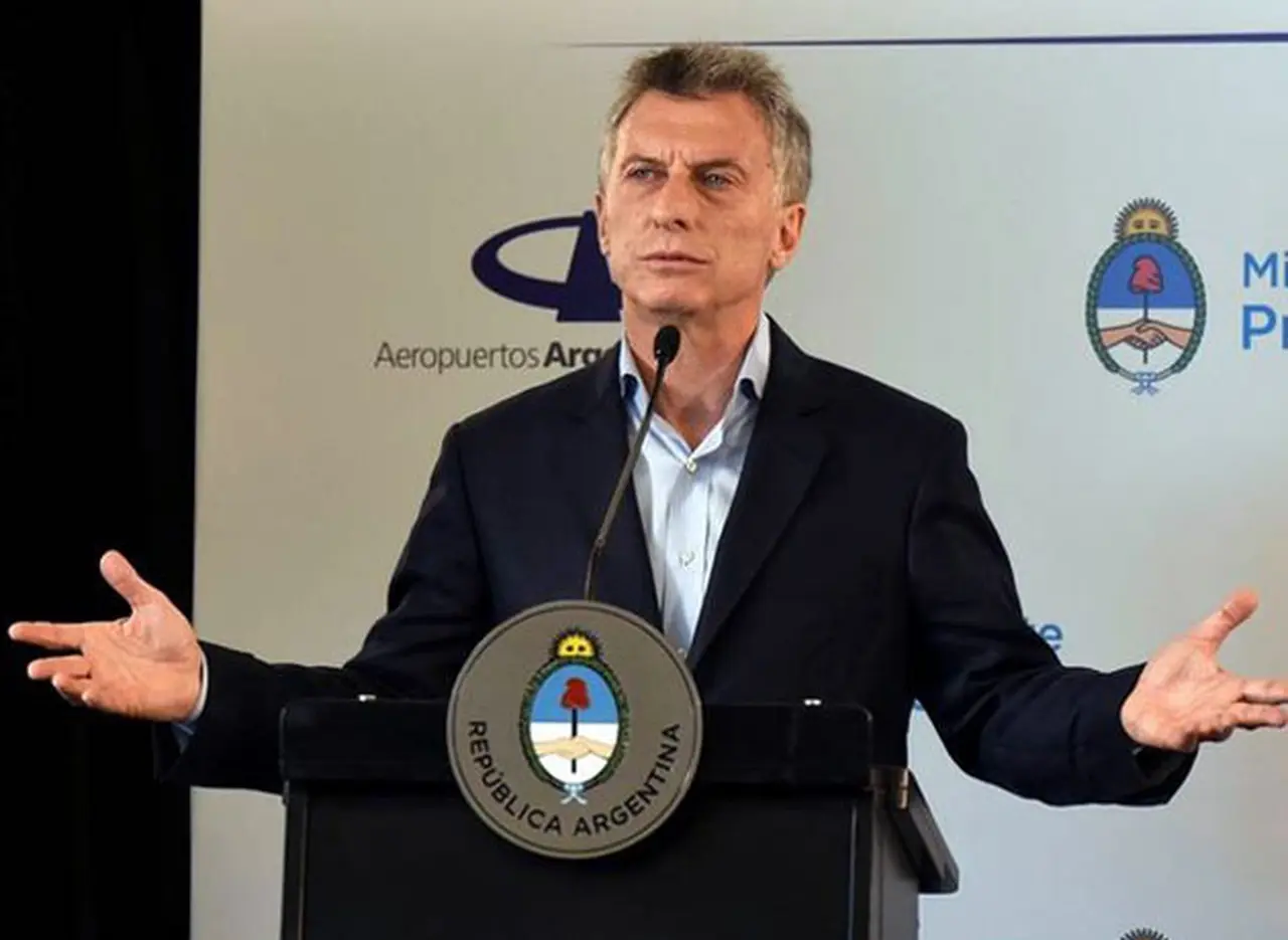 El Presidente acusó a la oposición de "irresponsable" por aprobar Ganancias y recordó el pasado K de Massa y Bossio
