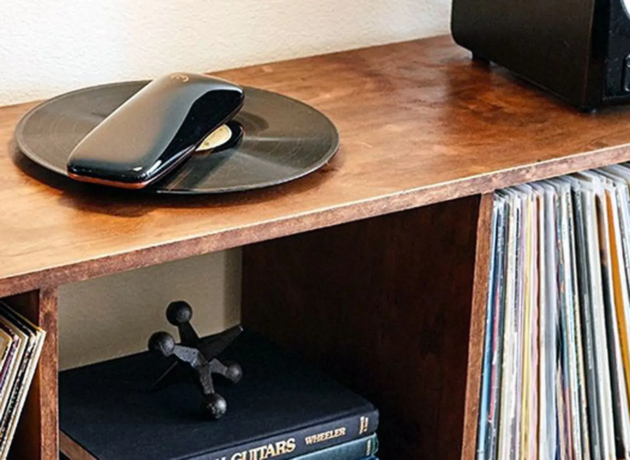 Love, el tocadiscos inteligente para los vinilos de siempre