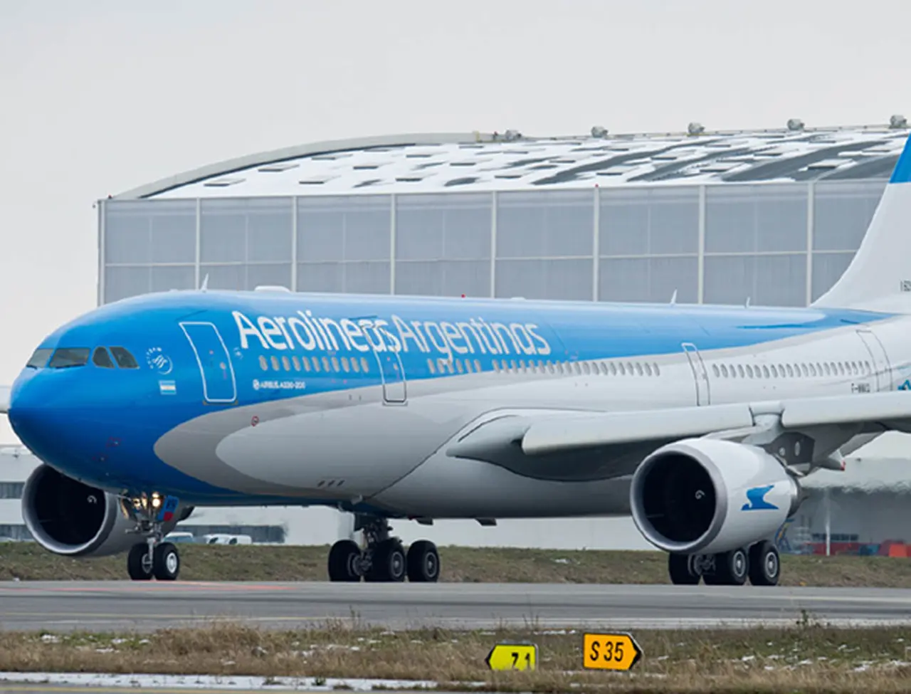 Aerolí­neas Argentinas dejará de volar a Barcelona a partir de febrero
