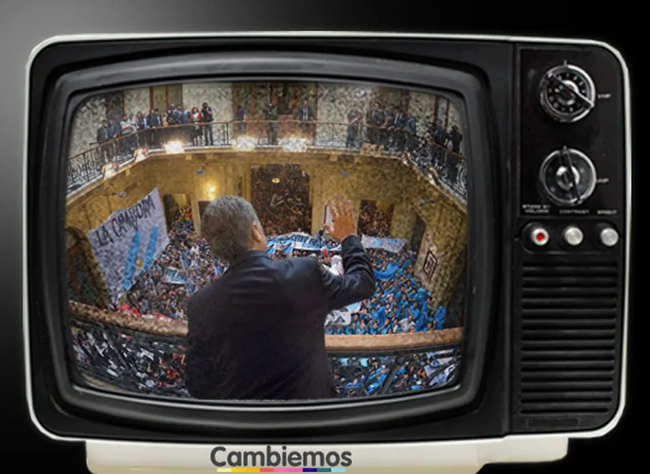 Descubrió el atractivo de la confrontación y ahora Macri corre el riesgo de recostarse en su "minorí­a intensa"