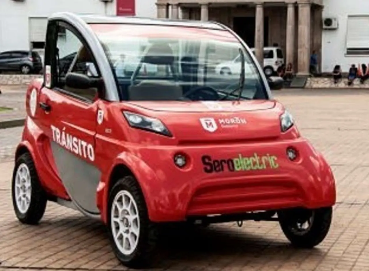 En Morón circulan los primeros autos eléctricos para controlar las calles