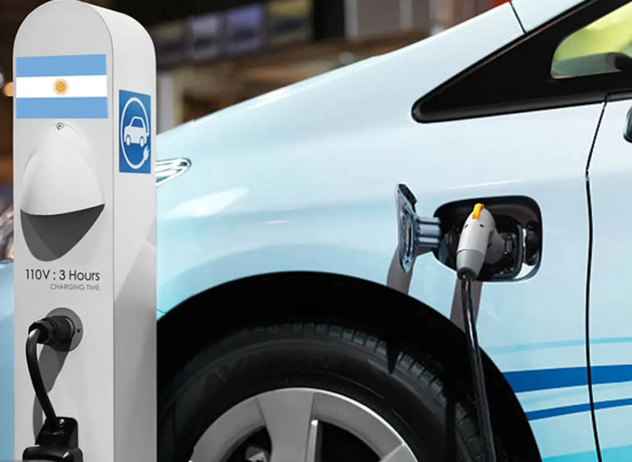 Llegó el primer auto eléctrico a la Argentina, pero aún no hay estaciones de carga en funcionamiento