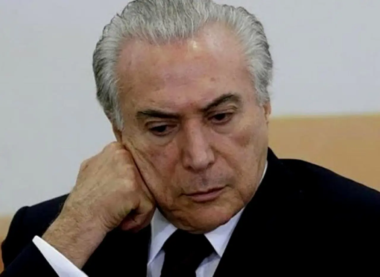 Fitch le baja la nota a Brasil por el fracaso de la reforma jubilatoria