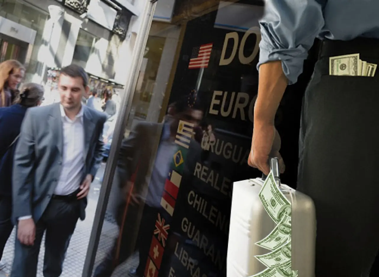 Se acelera salida de dólares: la fuga de capitales se duplicó en un año y superó los u$s22.000 millones