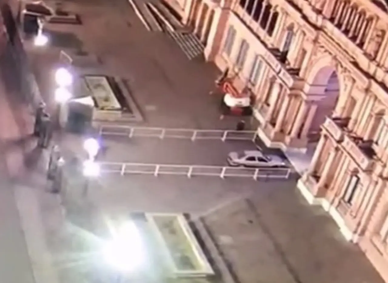 Desplazan a 7 policí­as y refuerzan la seguridad en la Casa Rosada, tras la embestida de un auto