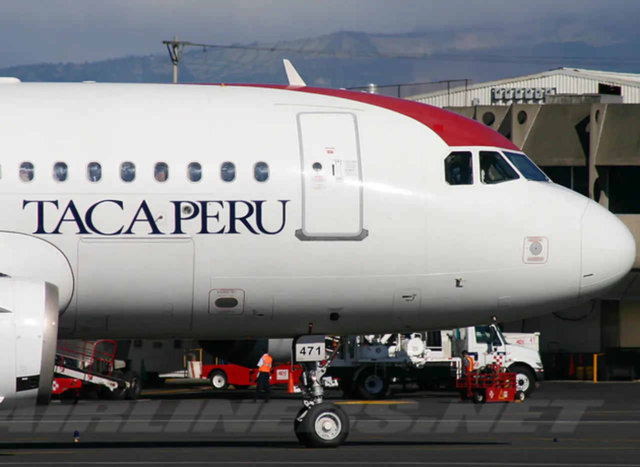 Autorizan a tres aerolí­neas extranjeras a operar rutas internacionales