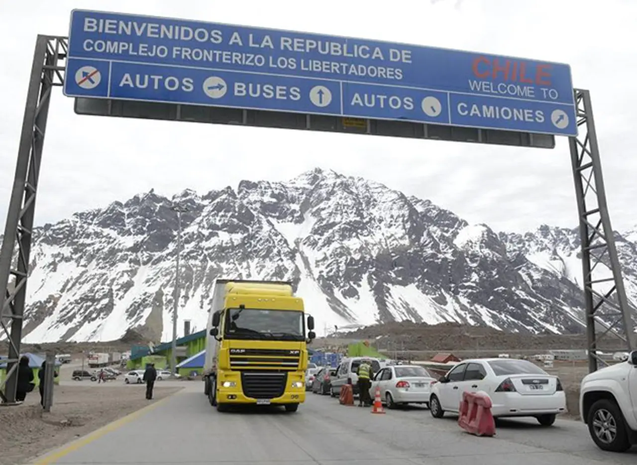 Los turistas que viajen a Chile tendrán que sacar un nuevo seguro que cuesta 11 dólares cada diez dí­as