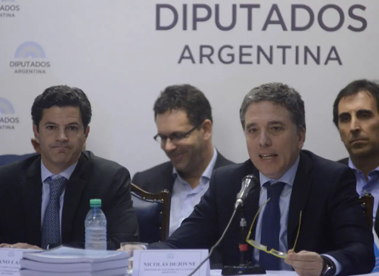 Macri volvió a modificar el Presupuesto 2017 y elevó el rojo fiscal en más de $10.000 millones