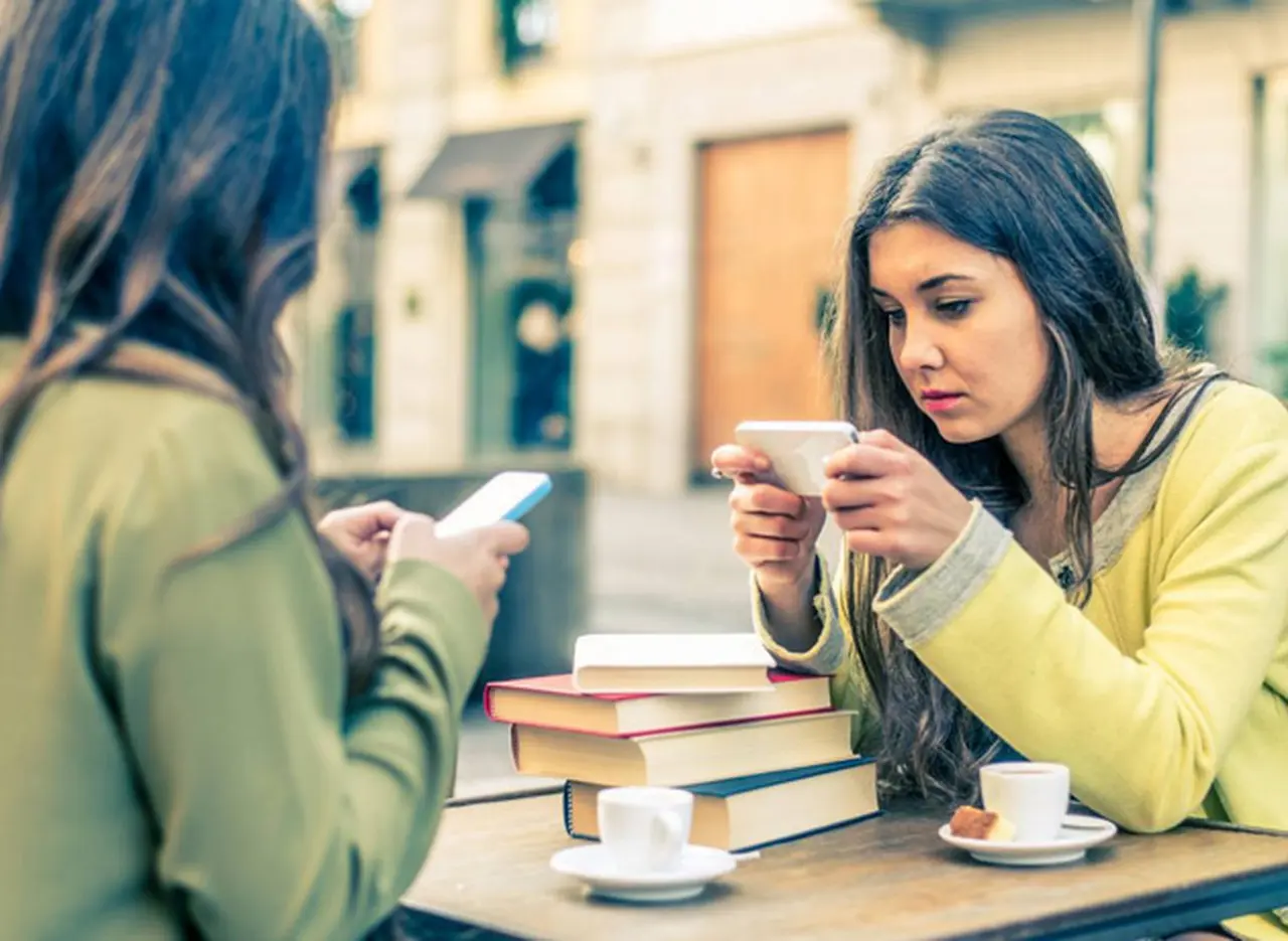 Nomofobia: a quiénes afecta más el miedo a salir de casa sin el celular