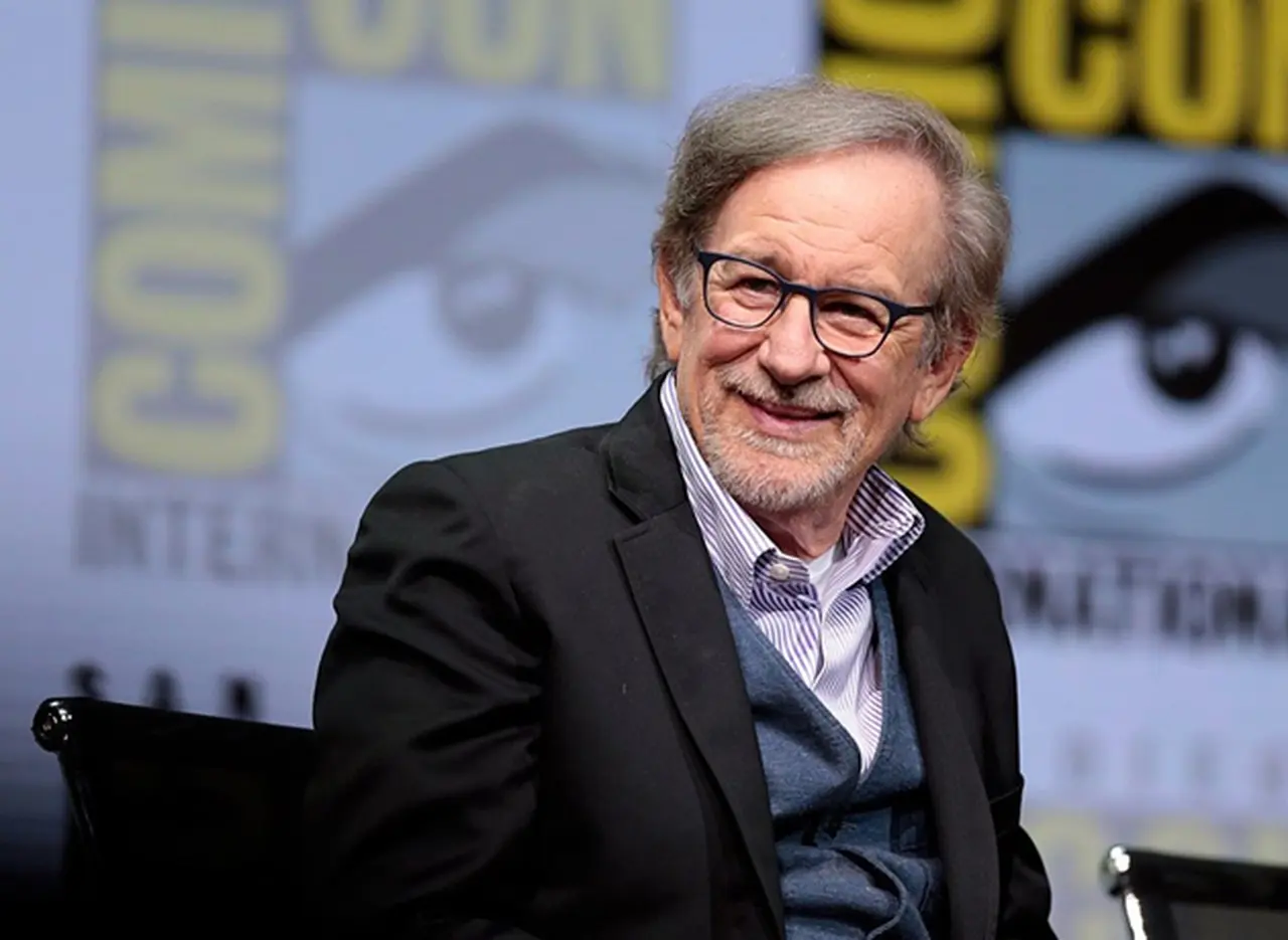 Apple se alí­a con Steven Spielberg para entrar en el negocio de la televisión