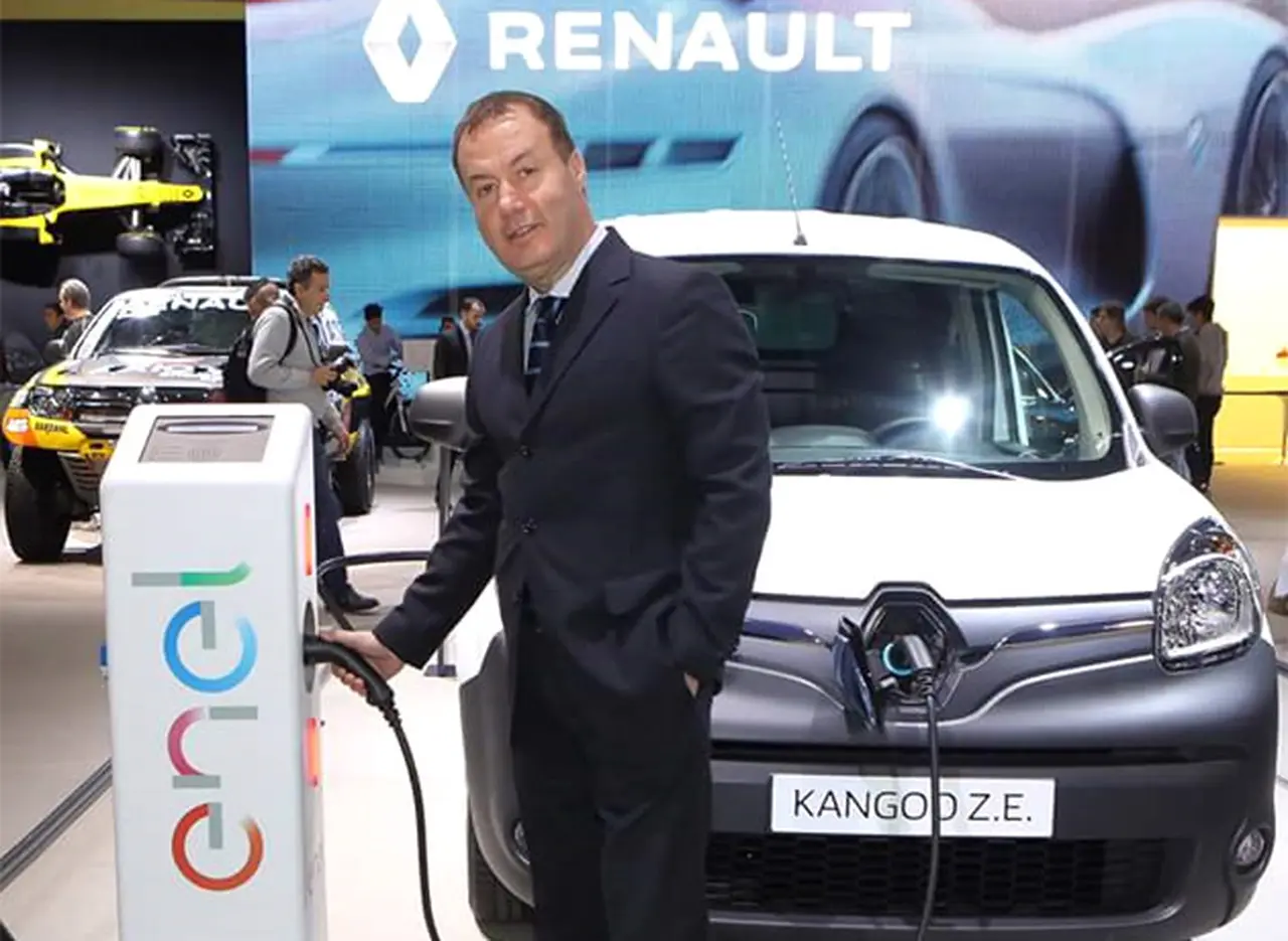Autos eléctricos: ya se prevé la venta de "recargadores de baterí­a" para el hogar