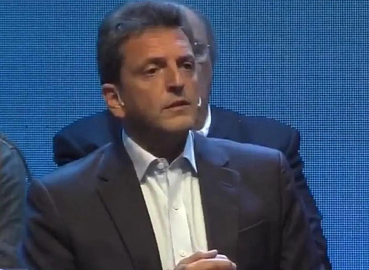 Desde el silencio, Massa fogonea proyectos que complican al Gobierno