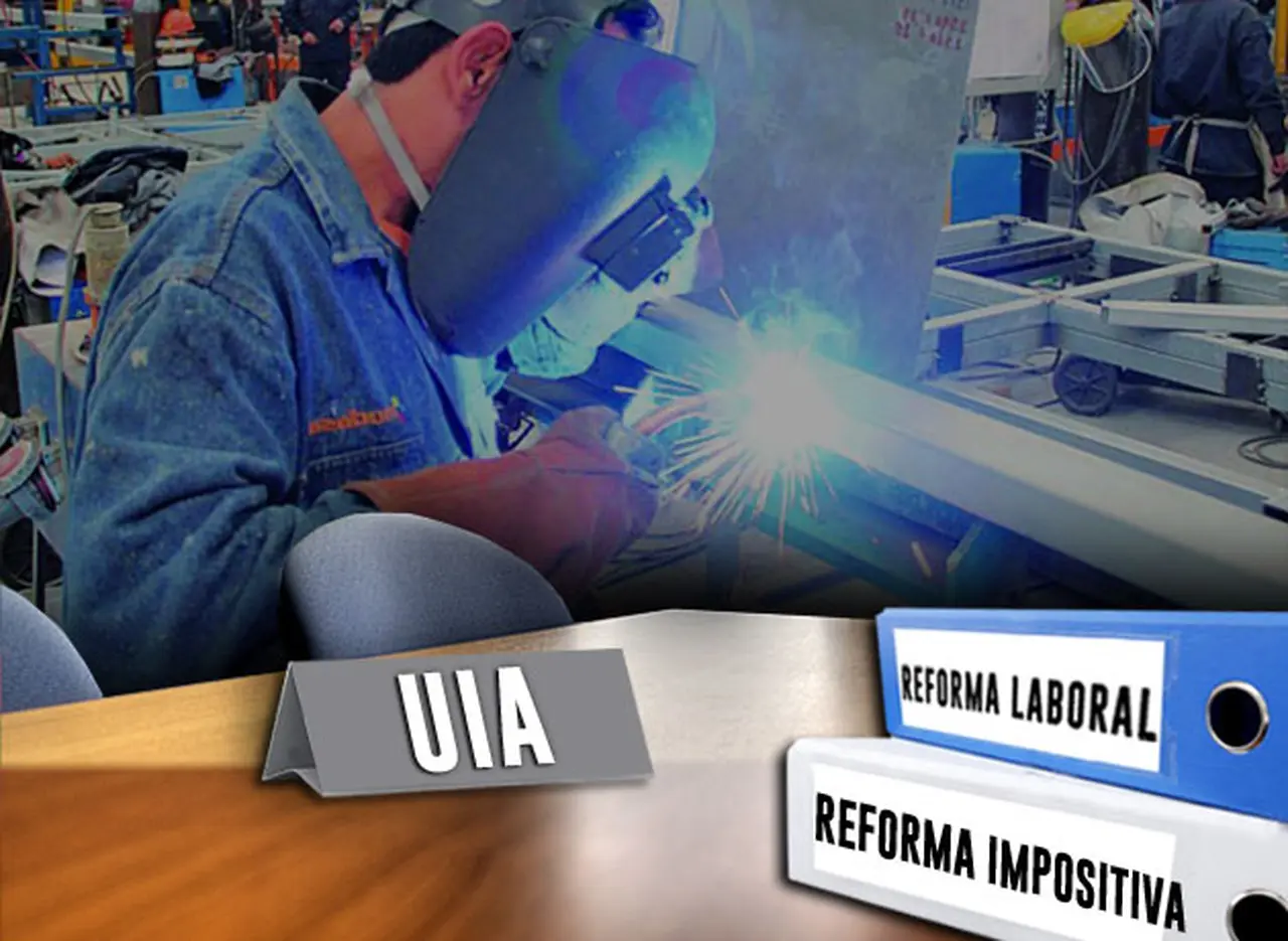 En cumbre con Gobierno, UIA apoyó la reforma tributaria pero se quejó por impuestos a bebidas alcohólicas
