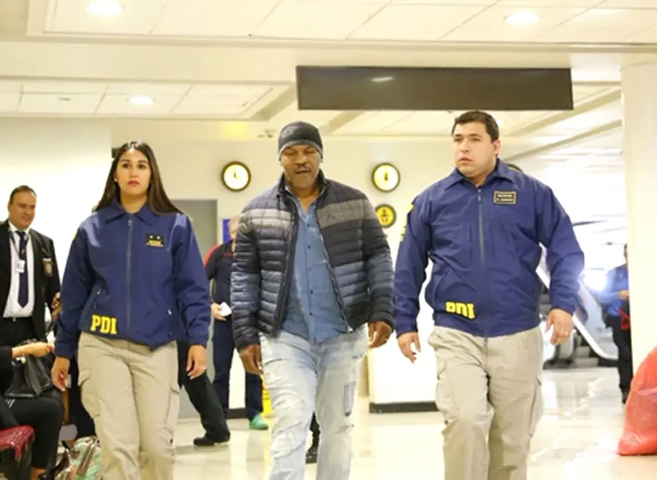Detuvieron a Mike Tyson en el aeropuerto de Chile y le prohibieron el ingreso al paí­s