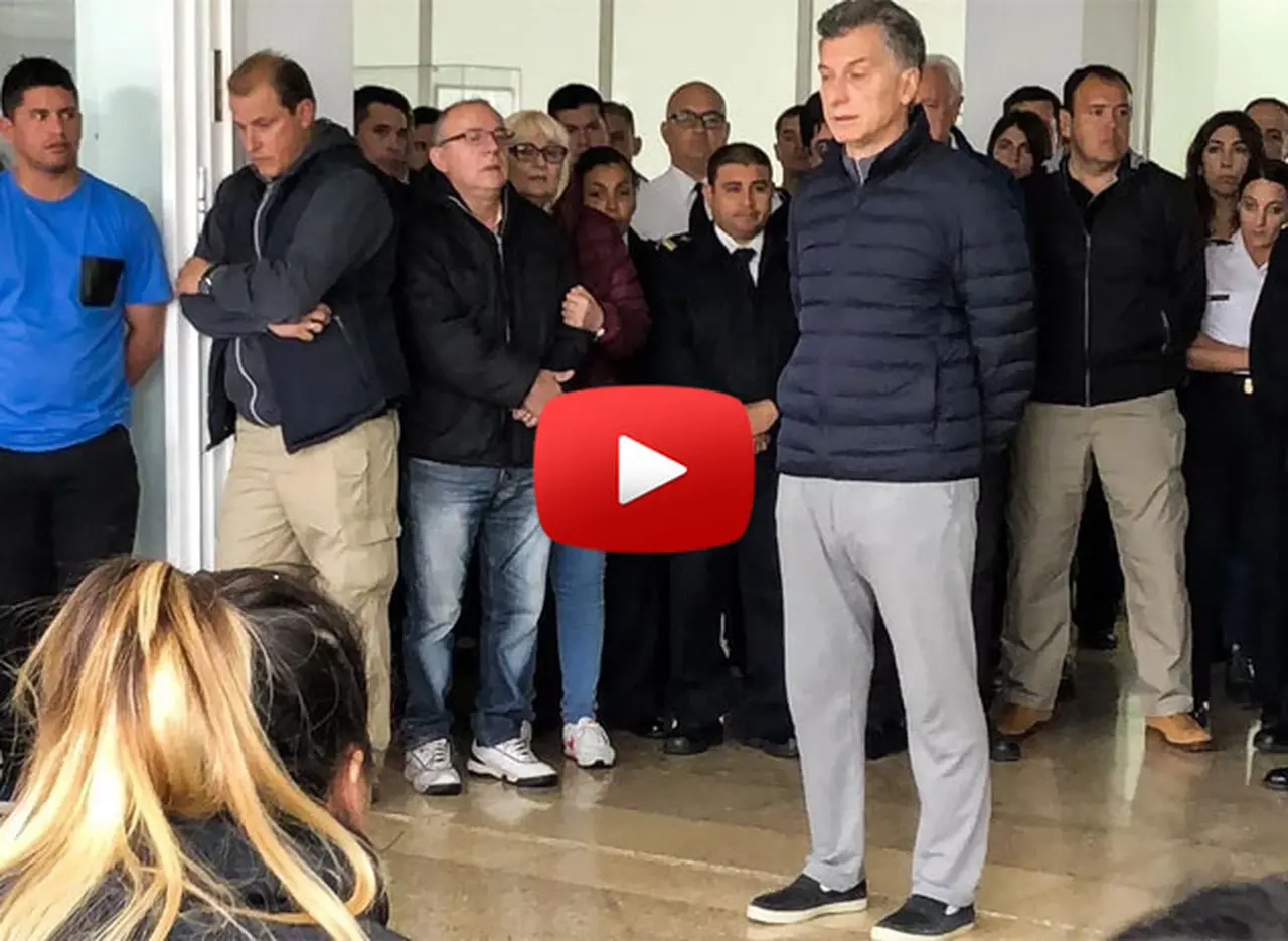 Macri, increpado por familiares de la tripulación del submarino desaparecido