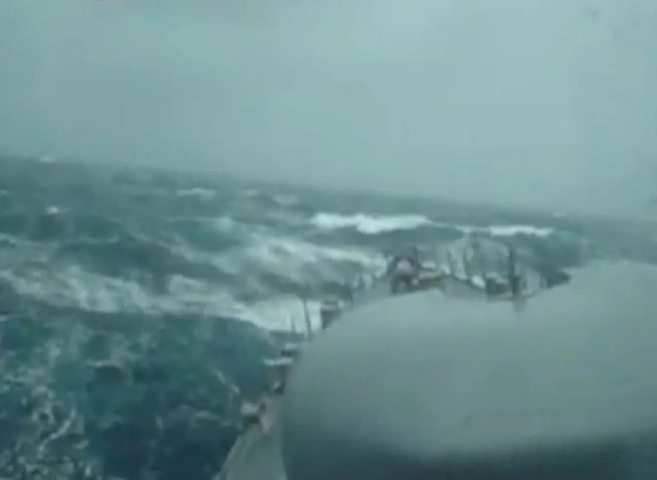 Los fuertes vientos en Comodoro Rivadavia dificultan las tareas de rescate del submarino