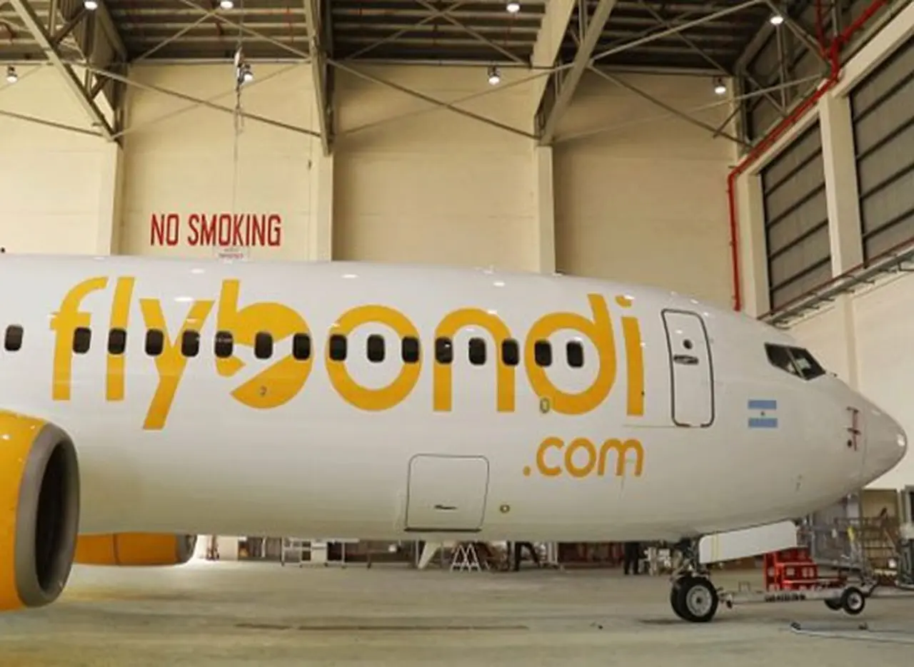 Flybondi despega: mostró el avión con el que iniciará sus vuelos en enero