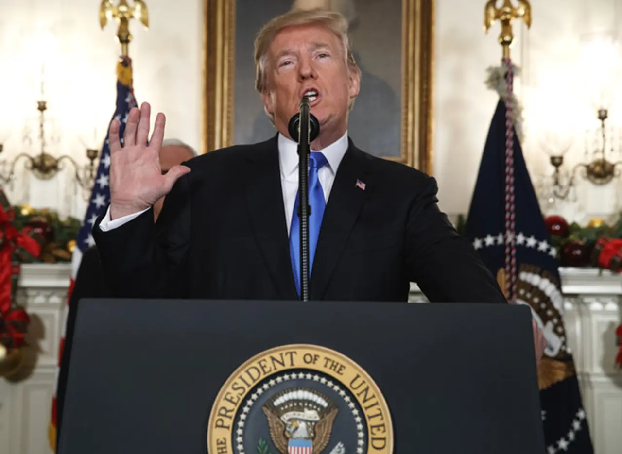 Trump considera aplicar aranceles a importaciones de acero y aluminio