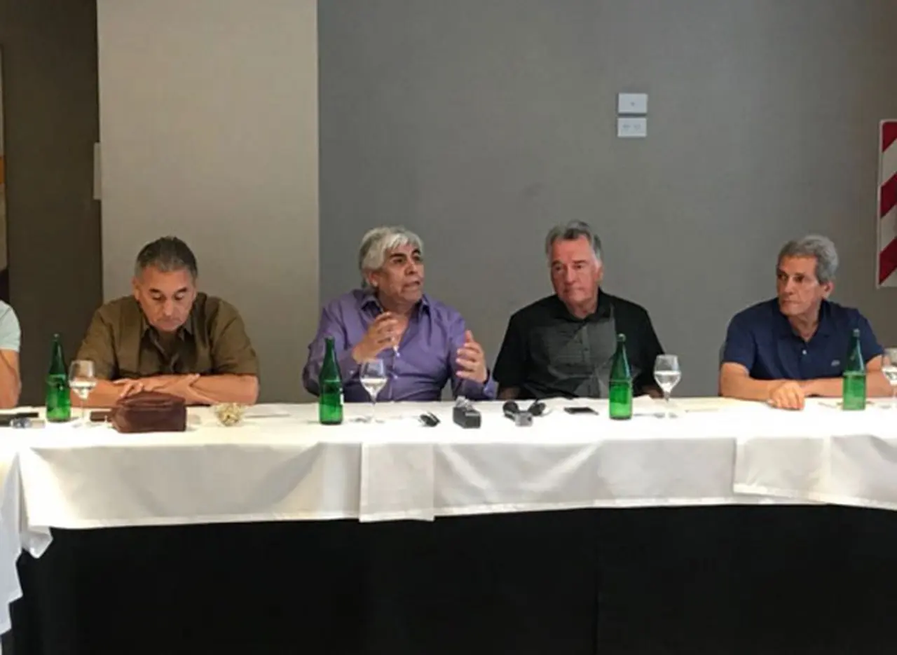 El Gobierno aisla a Moyano: ahora se bajó de la marcha Luis Barrionuevo